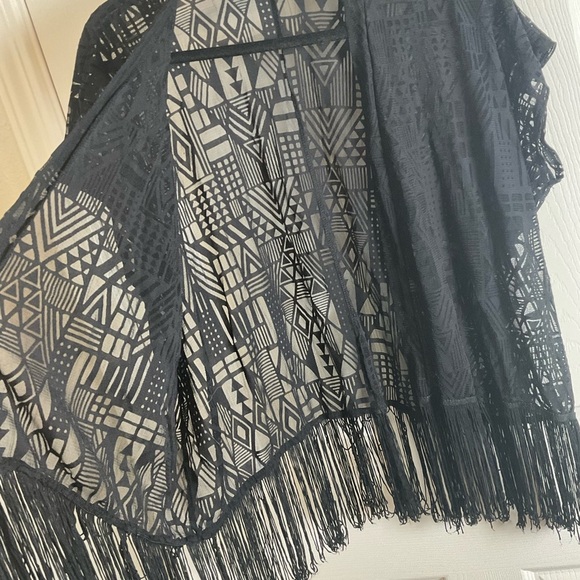 Olive Tree woman’s Black Fringe Kimono Cardigan S/M - Picture 5 of 6